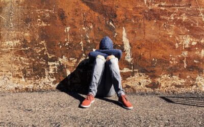 Sociale Angst bij Tieners: Wat is het en Hoe kun je het Aanpakken?