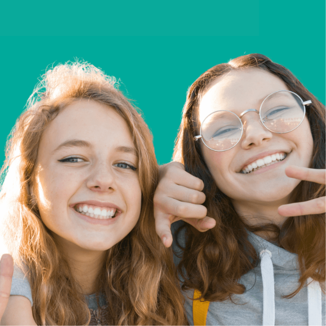 Tiener meisje voelt zich onzeker in het contact met haar vriendin